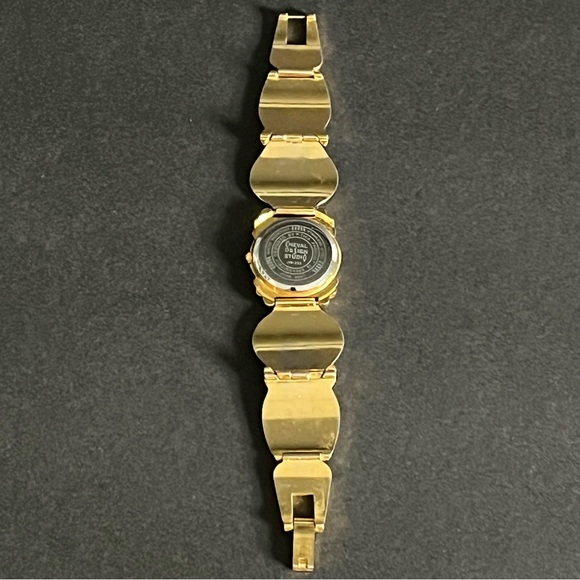 Vintage Ladies Cheval Gold Tone Bracelet Watch - Picture 9 of 16